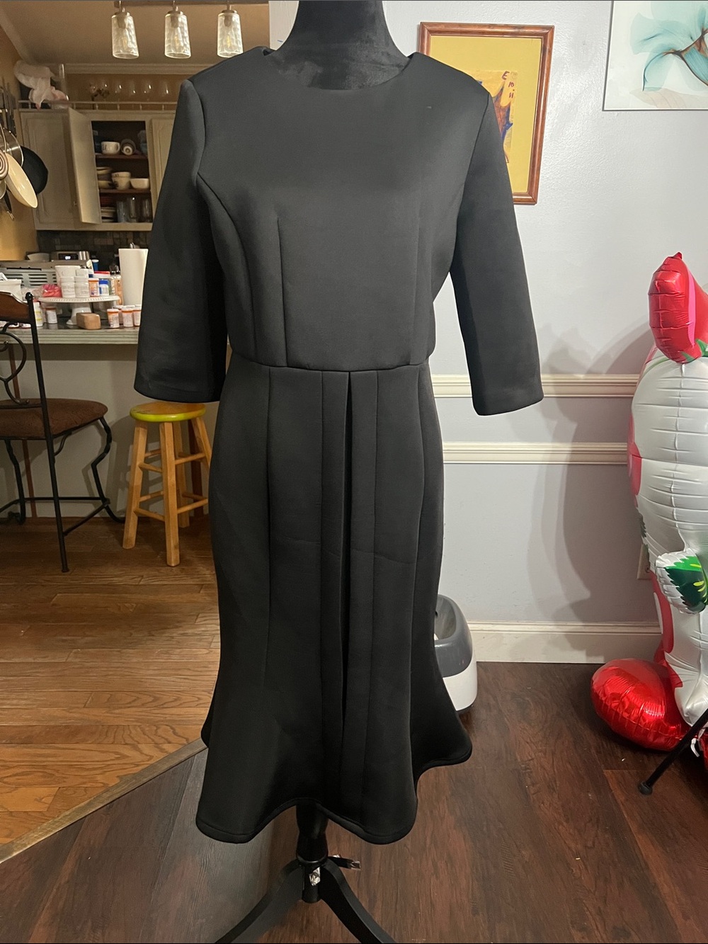 Classic Black Midi Dress with Three-Quarter Sleeves